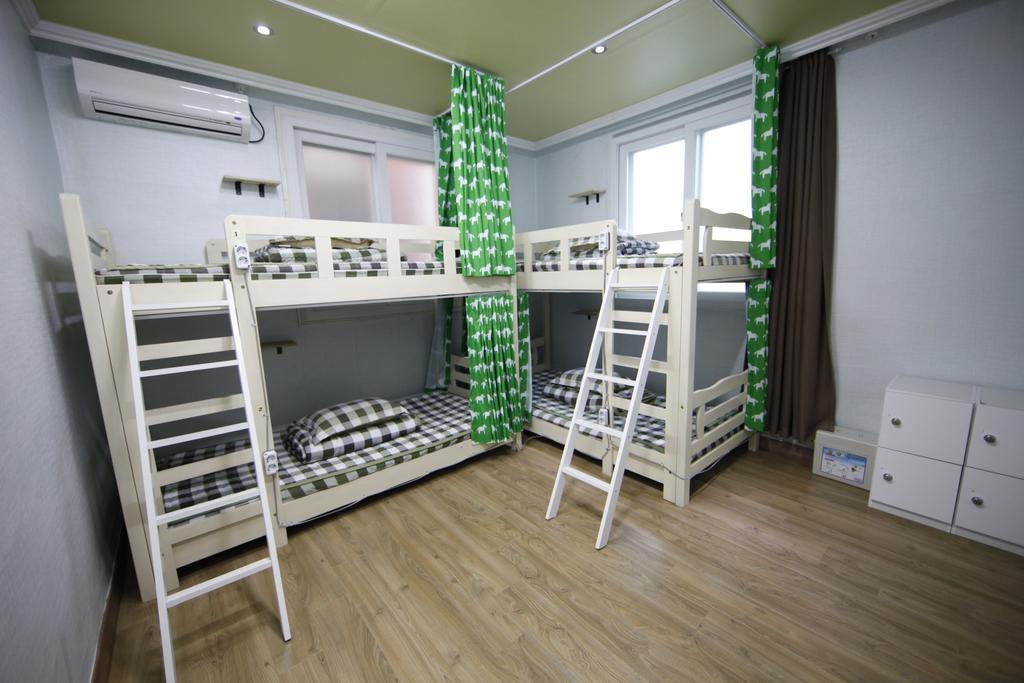 Bluefish Guesthouse Busan Phòng bức ảnh
